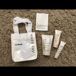 Mary Kay Satin Hands Mini